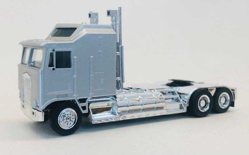 Kenworth K100 5-Bar 3-Axle - Assembled -- Various Standard Colors, HO, Herpa Models 35264