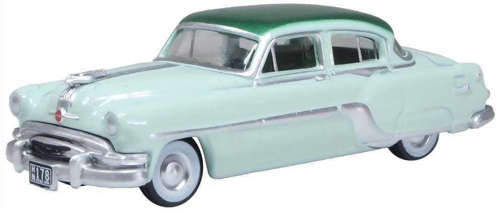1954-1965 Pontiac Chieftain 4-Door Sedan - Assembled -- Shannon Green, Brookmere Green, HO, Oxford Diecast 87PC54005