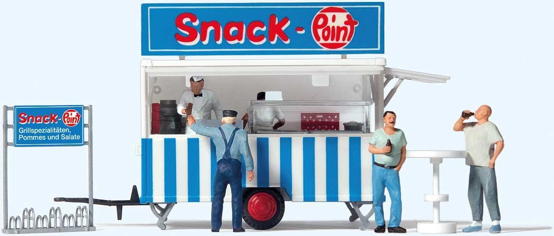 Snack Concession Trailer with Figures -- 5 Figures, HO, Preiser Kg 10749