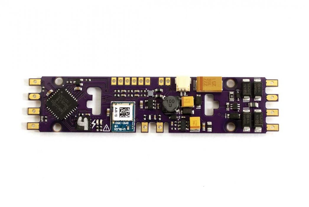 Blunami BLU-PNP8 Sound and DCC Contol Decoder - Light Board Replacement Format -- EMD Sounds, All Scales, SoundTraxx 885613