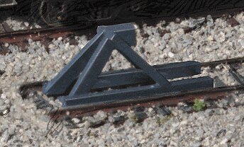 Track Bumper - Built-ups -- Dark Gray pkg(5), N, Walthers Cornerstone 2605
