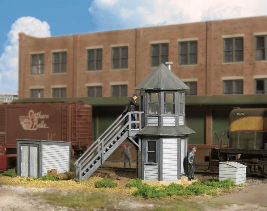 Elevated Crossing Tower pkg(2) -- Kit - 1-1/4 x 1-1/4 x 3′ 3.2 x 3.2 x 7.6cm, HO, Walthers Cornerstone 2945