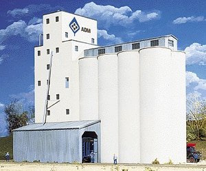 ADM(R) Grain Elevator -- Kit - 5-7/8 x 8-7/8 x 9′ 14.9 x 22.5 x 22.8cm, N, Walthers Cornerstone 3225