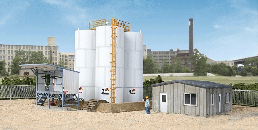 Truck-Served Fuel Distributor -- Kit, HO, Walthers Cornerstone 4038