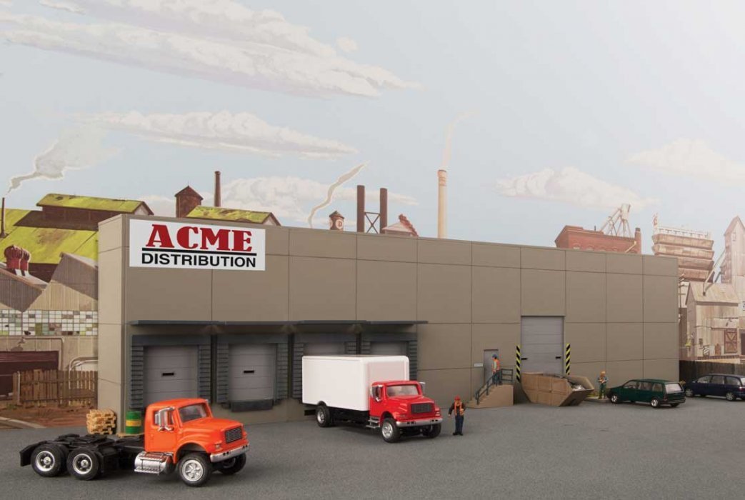 Modern Concrete Warehouse Background Building -- Kit - Each: 16-5/8 x 1-3/4 x 4-1/2′ 42.2 x, HO, Walthers Cornerstone 4071