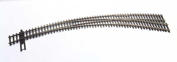 Code 83 Nickel Silver DCC-Friendly Curved Turnout - 20 and 24′ Radii -- Right Hand, HO, WalthersTrack 83062