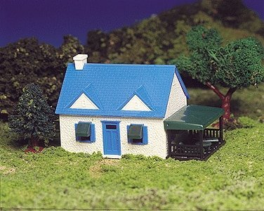 Plasticville Classic Kit - Cape Cod House -- 1-7/8 x 3′ 4.8 x 7.5cm, HO, Bachmann Industries 45131
