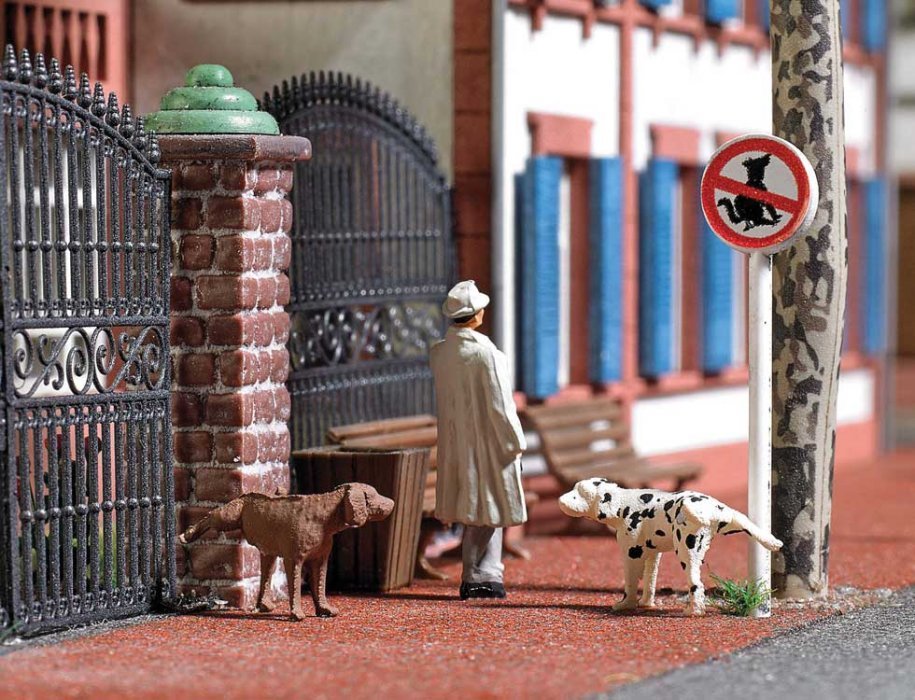 Peeing Dogs - Action Set -- 2 Each: Dogs, Park Benches, Garbage Cans, No Dogs Signs, HO, Busch Gmbh & Co Kg 7895
