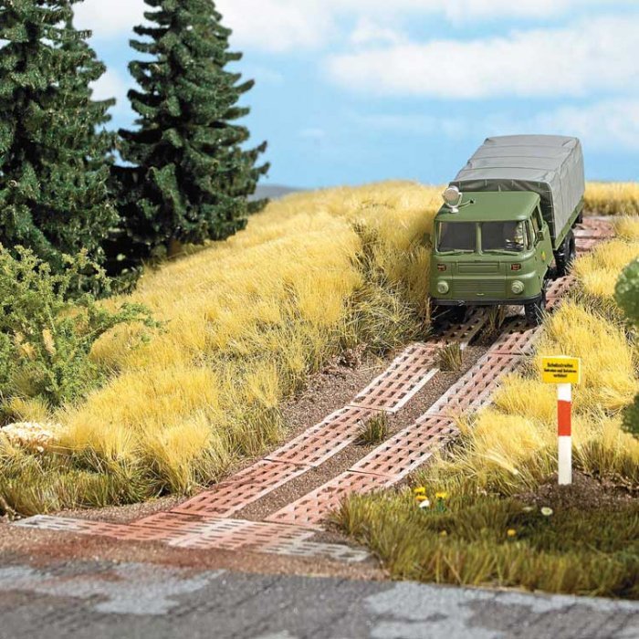 Concrete Road Panels -- Each panel 11/16 x 1/4` 1.8 x .6cm pkg(32) for 11` 28cm Total, N, Busch Gmbh & Co Kg 8140