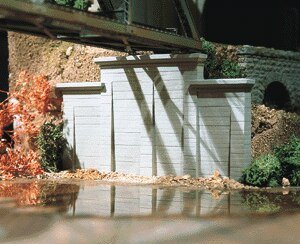 Concrete Stepped Wall -- 5-1/2 x 2-1/8′, N, Chooch Enterprises 9820