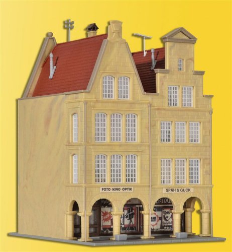 Double Fronted Town House w/Covered Passage -- 3-5/16 x 4-1/8 x 4-3/4′ 8.3 x 10.5 x 12cm, N, Kibri 37153