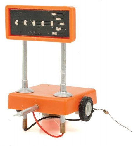 Flashing Highway Arrow Mobile Display -- Single Right w/3v DC Transformer, 5′ 30-Gauge Wire, O, Miniatronics Corp. 805R101