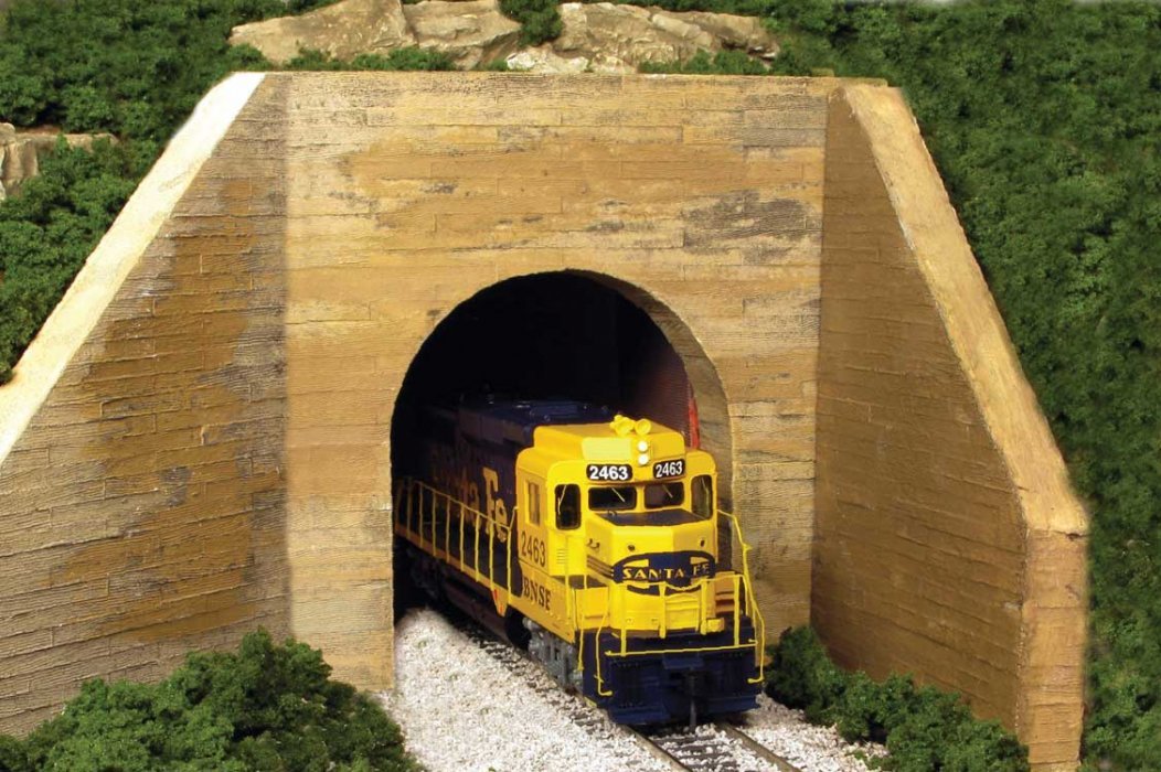 Single-Track Tunnel Portal -- Board-Formed Poured Concrete, HO, Monroe Models 128