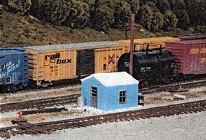 Small Yard Office -- Kit - 1-5/8 x 1-1/4′ 4.2 x 3.2cm, HO, Pikestuff 5