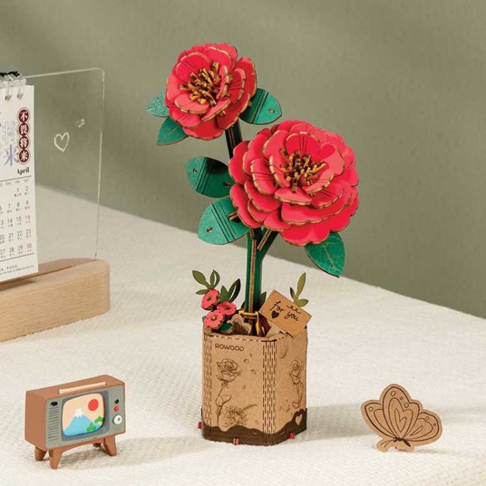 Red Camelia - Laser-Cut Wood Kit -- 3D Wooden Puzzle, All Scales, Robotime TW031