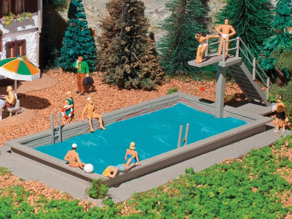Swimming Pool -- Kit - 6-11/16 x 3-1/8 x 1-3/4′ 17 x 8 x 4.5cm, HO, Vollmer Gmbh 43809