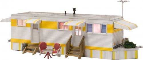 Sunny Days Trailer w/Lights - Built-&-Ready(R) Landmark Structure(R) -- Assembled - 6-1/8 x 2-5/, HO, Woodland Scenics 5062