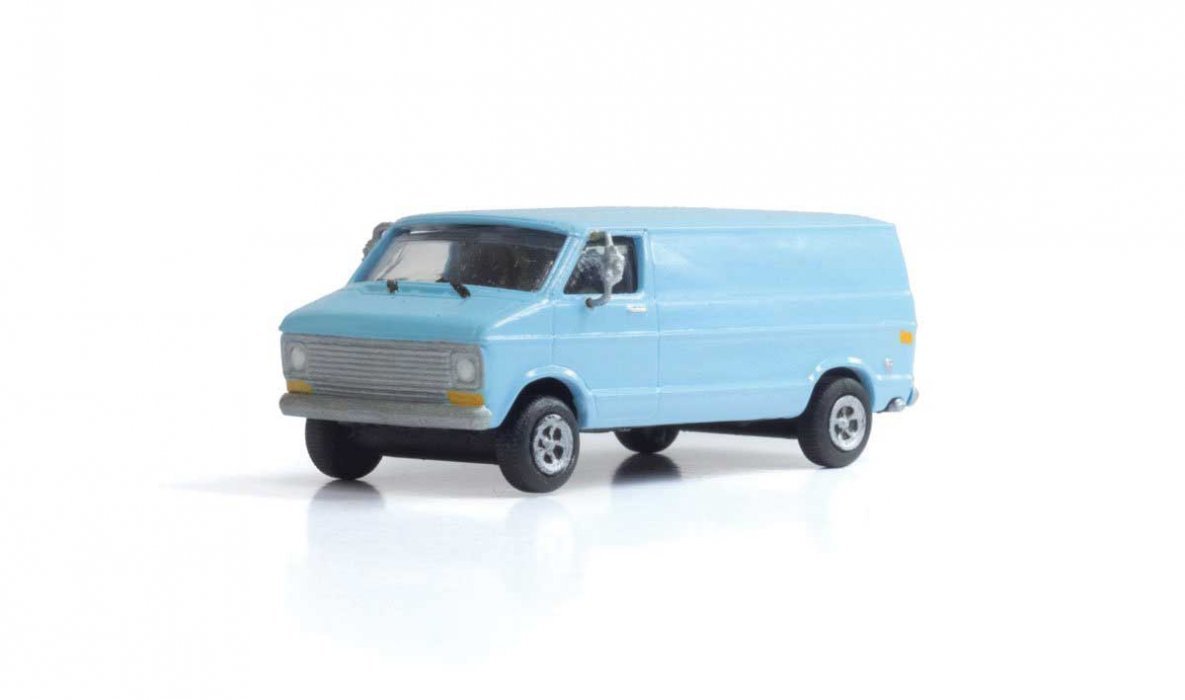 Modern Era Vehicles -- Passenger Van (Light Blue), HO, Woodland Scenics 5362