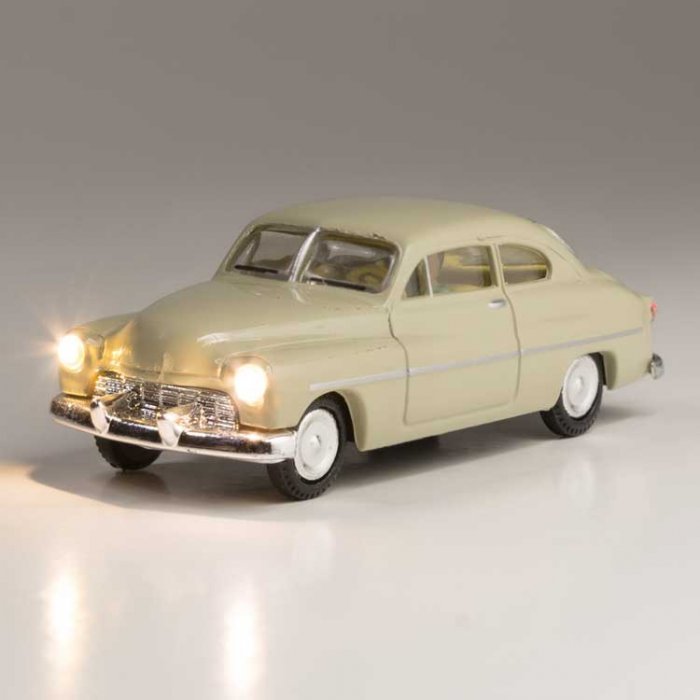 Just Plug(R) Lighted Vehicle -- City Classic (ivory), HO, Woodland Scenics 5592