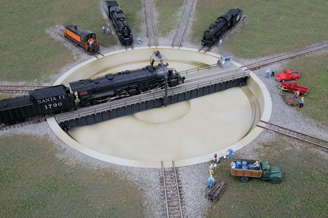 Motorized 130` Turntable -- Assembled - 10-3/8` 26.3cm Overall Diameter, N, Walthers Cornerstone 2618