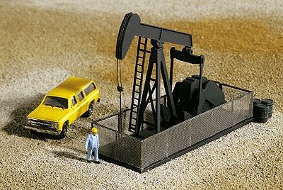 Walking Beam-Horse Head Oil Pump -- Kit - 2-3/4 x 1 x 1-13/16′ 6.8 x 2.5 x 4.5cm, N, Walthers Cornerstone 3248