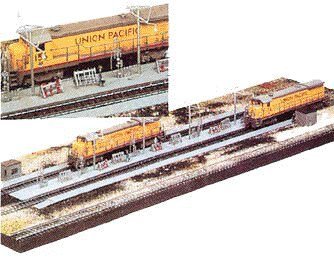 Branch Line Water Stop (Tower) - Scene Scapes(R) -- 2-3/8 x 3 x 4-1/2′ 6 x 7.6 x 11.4cm, HO, Bachmann Industries 35112