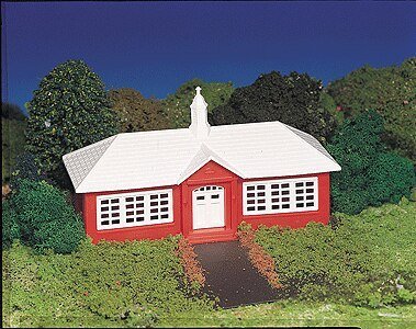 Plasticville Classic Kit - School House -- 6 x 7-1/8′ 15.3 x 18.1cm, HO, Bachmann Industries 45133