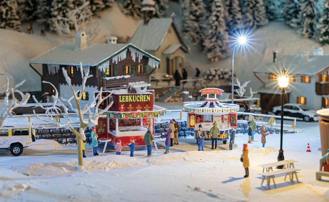 Christmas Market Stall 2-Pack -- Kit - 1-15/16 x 1-15/16 x 1-11/16′ and 1-11/16 x 1-11/16 x 1-3/4, HO, Faller Gmbh 134001