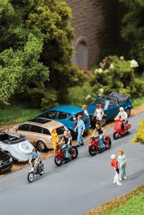 Motorcyclists -- 4 Bikes & 4 Riders, HO, Faller Gmbh 151669
