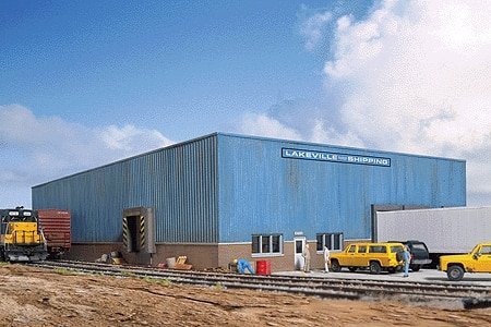 Lakeville Modern-Style Warehouse -- Kit - 12 x 19 x 4′ 30.5 x 48.3 x 10.2cm, HO, Walthers Cornerstone 2917