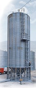 Wet-Dry Grain Storage Bin 2-Pack -- Kit - Each: 3-5/8 x 3-5/8 x 12′ 8.6 x 8.6 x 30.5cm, HO, Walthers Cornerstone 2937