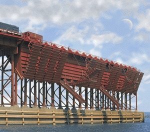Ore Dock -- Kit - 48-1/2 x 5′ 121.2 x 12.5cm, HO, Walthers Cornerstone 3065