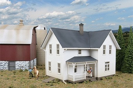 Lancaster Farmhouse -- Kit - 5-15/16 x 4-1/2 x 4-5/16′ 15.1 x 11.4 x 11cm, HO, Walthers Cornerstone 3333