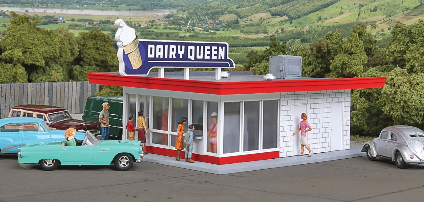 Vintage Dairy Queen(R) -- Kit - 5-1/16 x 3-1/2 x 2-3/8′ 12.8 x 8.8 x 6cm, HO, Walthers Cornerstone 3484
