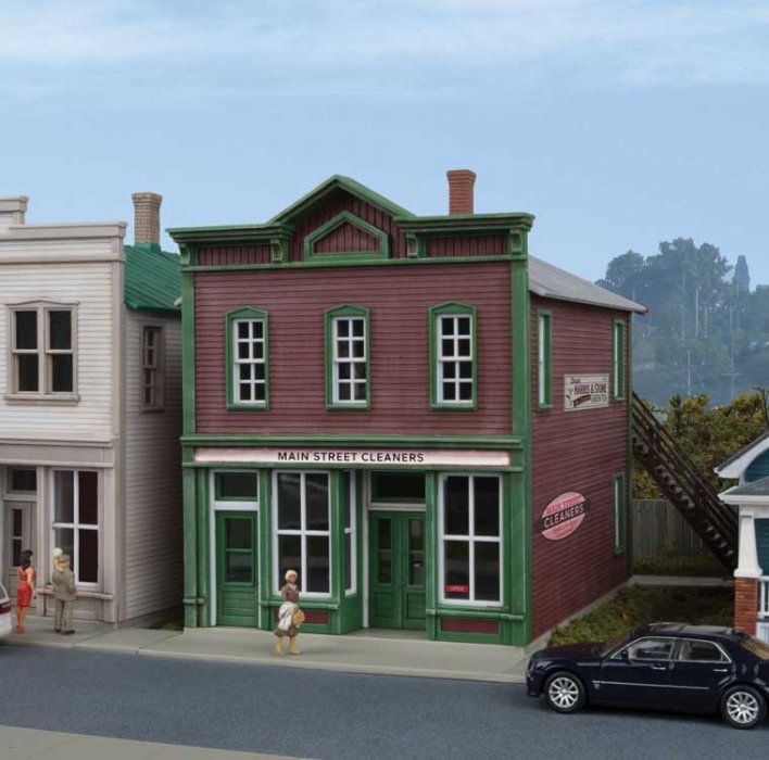 Main Street Cleaners -- Kit - 5 x 4-7/8 x 5-1/2′ 12.7 x 12.4 x 14cm, HO, Walthers Cornerstone 3667