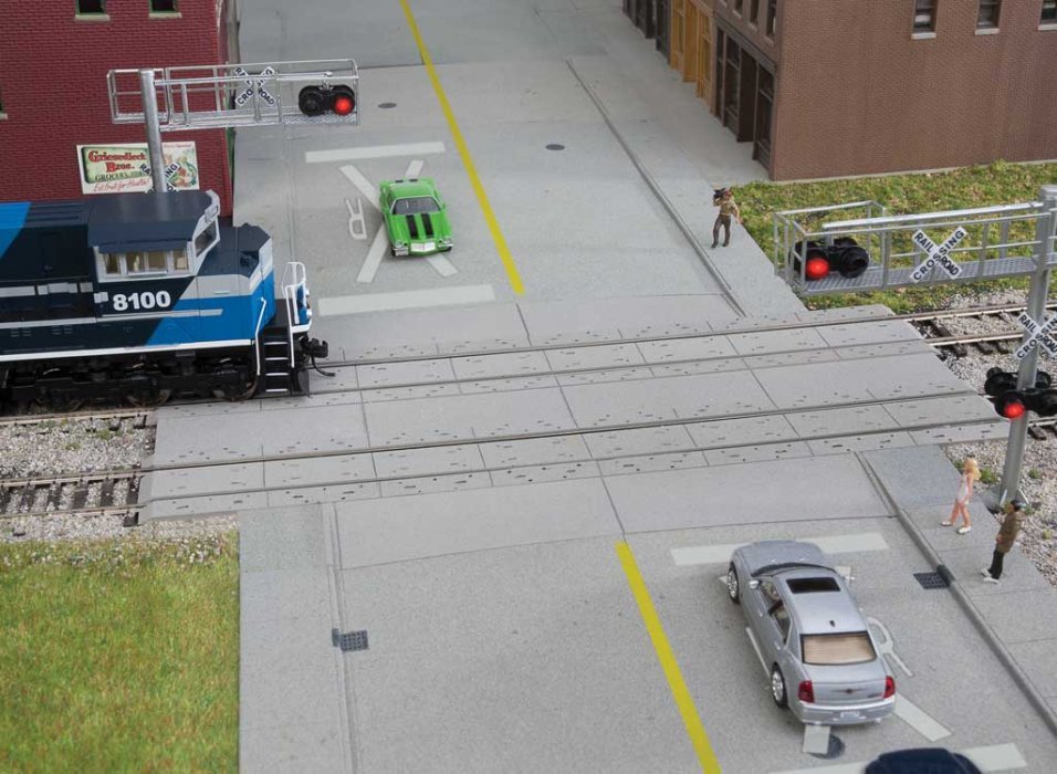 Modern Concrete Grade Crossing -- Kit, HO, Walthers Cornerstone 4121