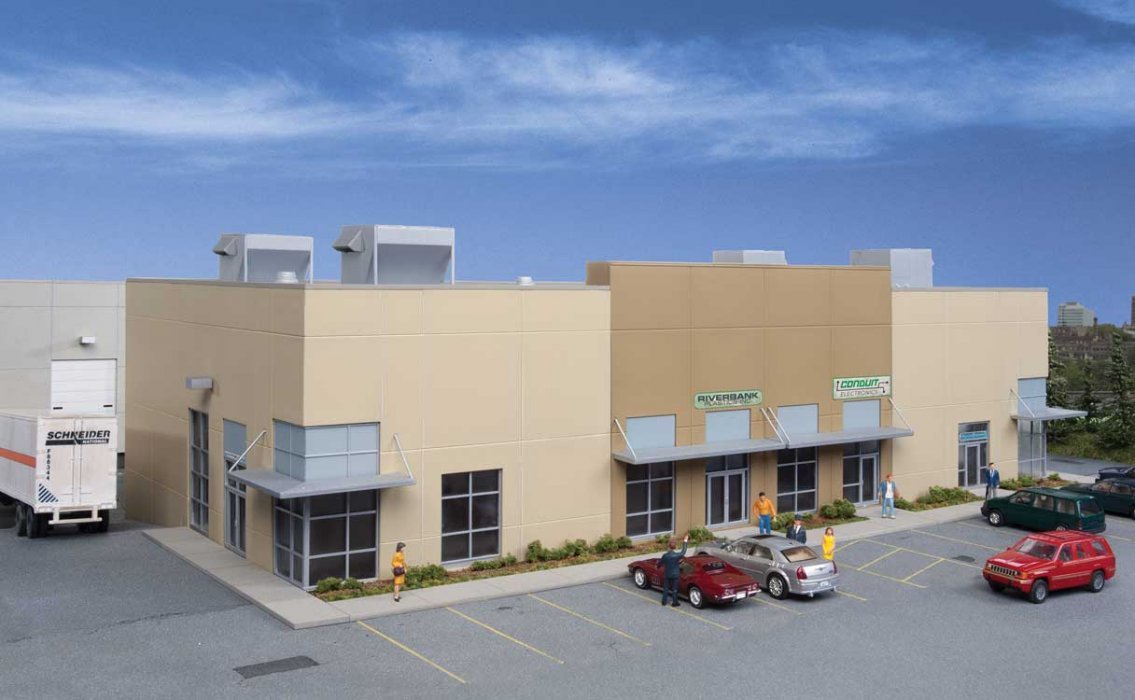 Small Business Center -- Kit - 18-1/4 x 10-7/16 x 5-1/4′ 46.3 x 26.5 x 13.3cm as shown, HO, Walthers Cornerstone 4132