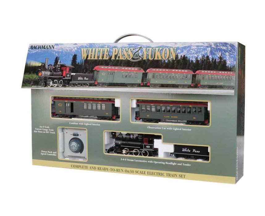 White Pass & Yukon -- 2-6-0 Loco, Wood Combine, Wood Coach 56 x 38′ Track Oval, Power Pack, On30, Bachmann Industries 25024