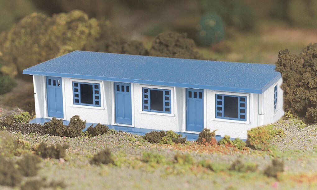 Plasticville U.S.A.(R) Classic Kits -- Motel (White, blue), O, Bachmann Industries 45616