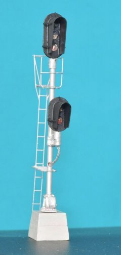General Railway Signal Style D 2-Headed Style D Block Signal - Assembled -- 3-Over-2 Aspect with Snow, HO, Details West 944