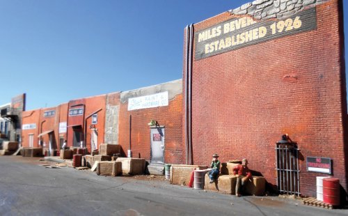 Downtown Alleyway Flat Background Structure -- Cast Hydrocal Kit with Details - Length: 30′ 76.2cm, HO, Downtown Deco 1066