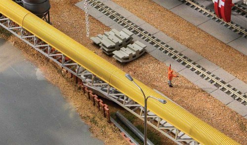 Conveyor Belt with Dust Cover - Kit -- 10-13/16 x 1 x 1/16′ 27.5 x 2.6 x 2.7cm, w/2 Supports, HO, Faller Gmbh 130165
