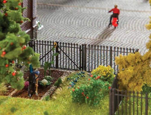 Iron Fence - Kit -- 7-7/8 x 3/4′ 20 x 1.9cm Total, HO, Faller Gmbh 180958