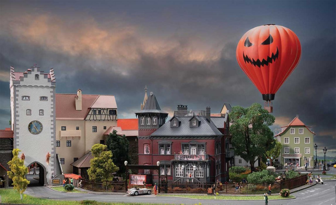 Halloween Promotional Set -- Kit - Haunted Mansion, Jack o′ Lantern Balloon, HO, Faller Gmbh 190034