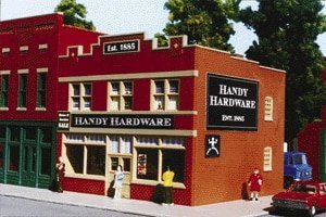 Hardware Store -- Kit - 4 x 4-1/8′ 10 x 10.3cm, HO, Smalltown USA 6006