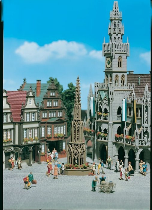 Ornamental Fountain -- 2-1/8 x 2-1/8 x 5-3/4′ 5.5 x 5.5 x 14.5cm, HO, Vollmer Gmbh 43758