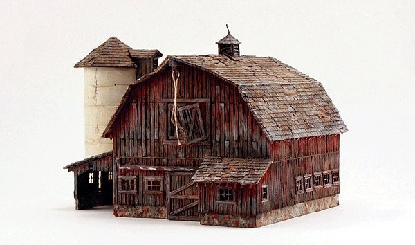 Old Weathered Barn - Built-&-Ready Landmark Structures(R) -- Assembled - 7-13/16 x 5-11/16′ 19., HO, Woodland Scenics 5038