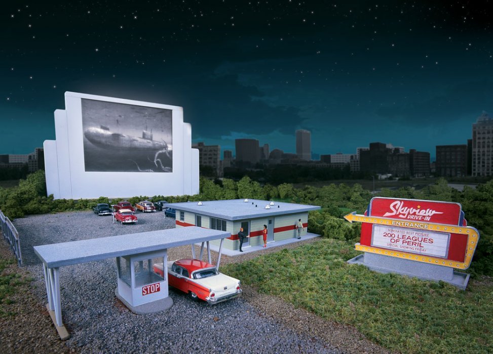 Skyview Drive-In Theater -- Kit - Screen Holds Most 7′ Tablets (7-7/8 x 5-5/16 x 9/32 to 15/, HO, Walthers Cornerstone 3478