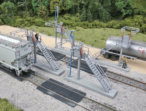 Modern Loading Racks pkg(4) -- Kit - Each 3-1/8 x 1-11/16 x 4′ 7.9 x 4.2 x 10.1cm, HO, Walthers Cornerstone 4037