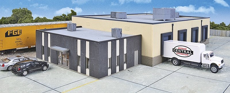 Central Beverage Distributors with Office Annex -- Kit - 15-15/16 x 8 x 4′ 40.4 x 20.3 x 10, HO, Walthers Cornerstone 4042